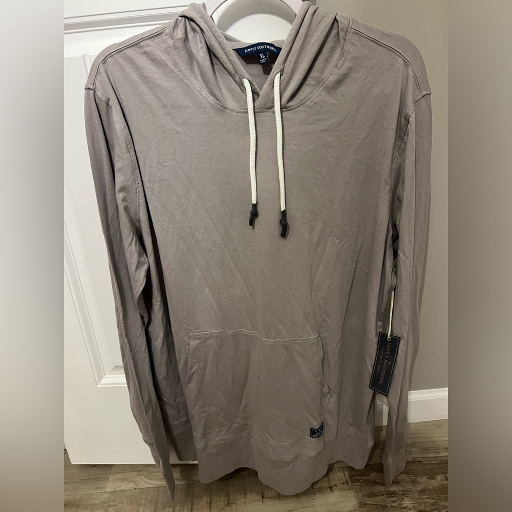 NWT - Men’s Simply Southern Hoodie. Size XL. Light gray.
